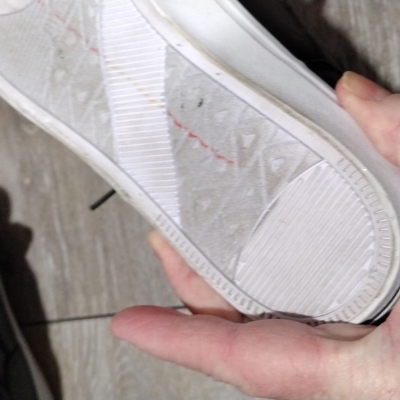 G by Guess black sneakers. Size 10. Mint condition - Picture 11 of 13